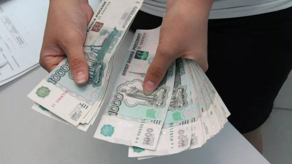 МФО «Езаем»: что нужно знать о микрозаймах в 2025 году