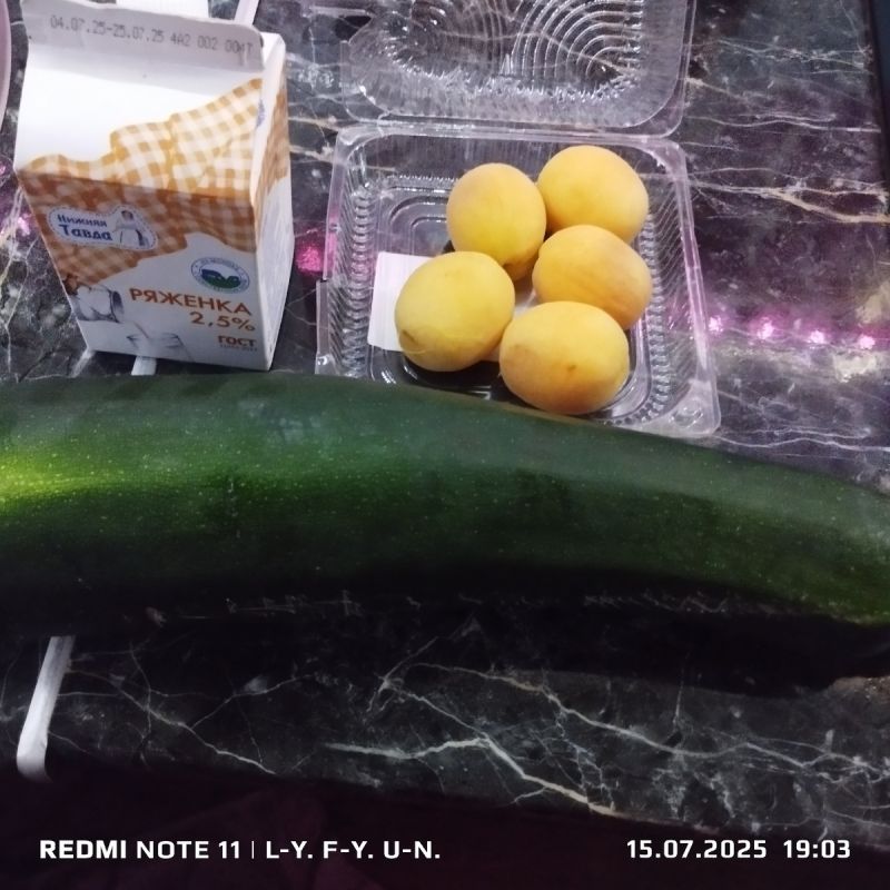 Кабачковые оладьи и ягодный десерт