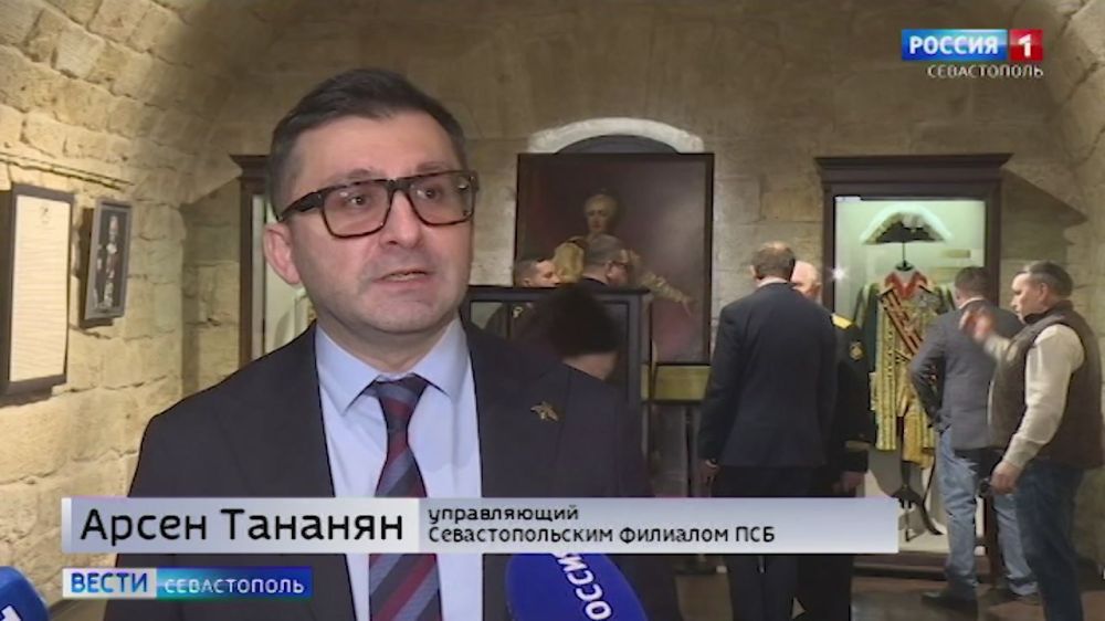      Ը   ,      