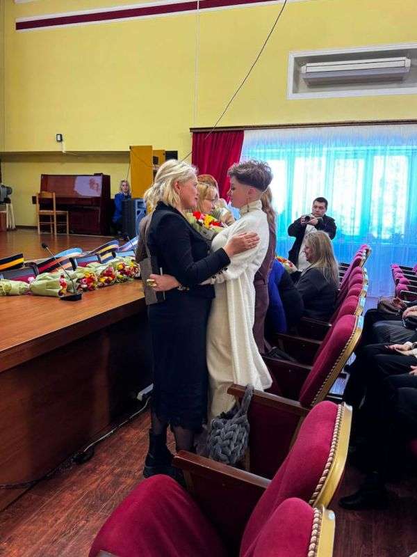 Татьяна Лобач: Вместе с коллегами в актовом зале ГКУЗ «Ставропольский краевой госпиталь для ветеранов войн» дали старт Всероссийской акции «ЦВЕТЫ МАМАМ ГЕРОЕВ» Татьяна Лобач: Вместе с коллегами в актовом зале ГКУЗ «Ставропольский краевой госпиталь для ветеранов войн» дали старт Всероссийской акции «ЦВЕТЫ МАМАМ ГЕРОЕВ»