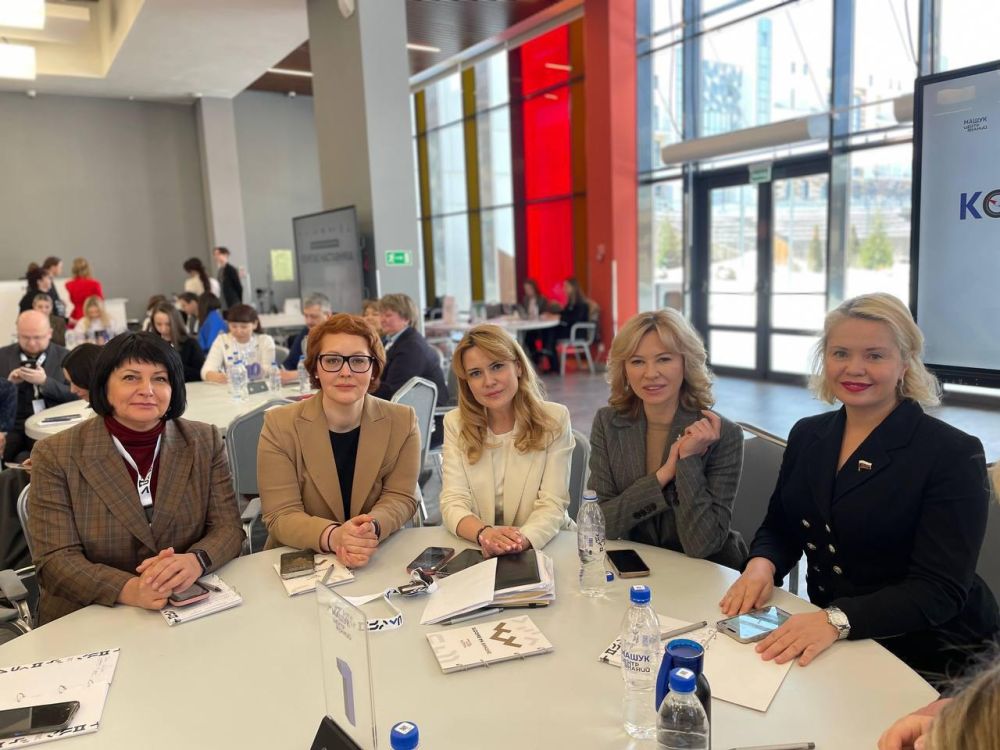 Татьяна Лобач: Сегодня вместе с командой Женского движения Единой России погрузилась в насыщенную программу, посвященную наставничеству и личностной эффективности