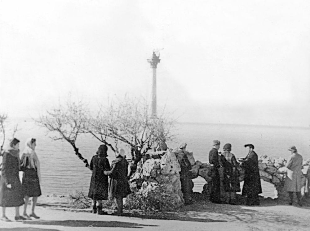    1942 