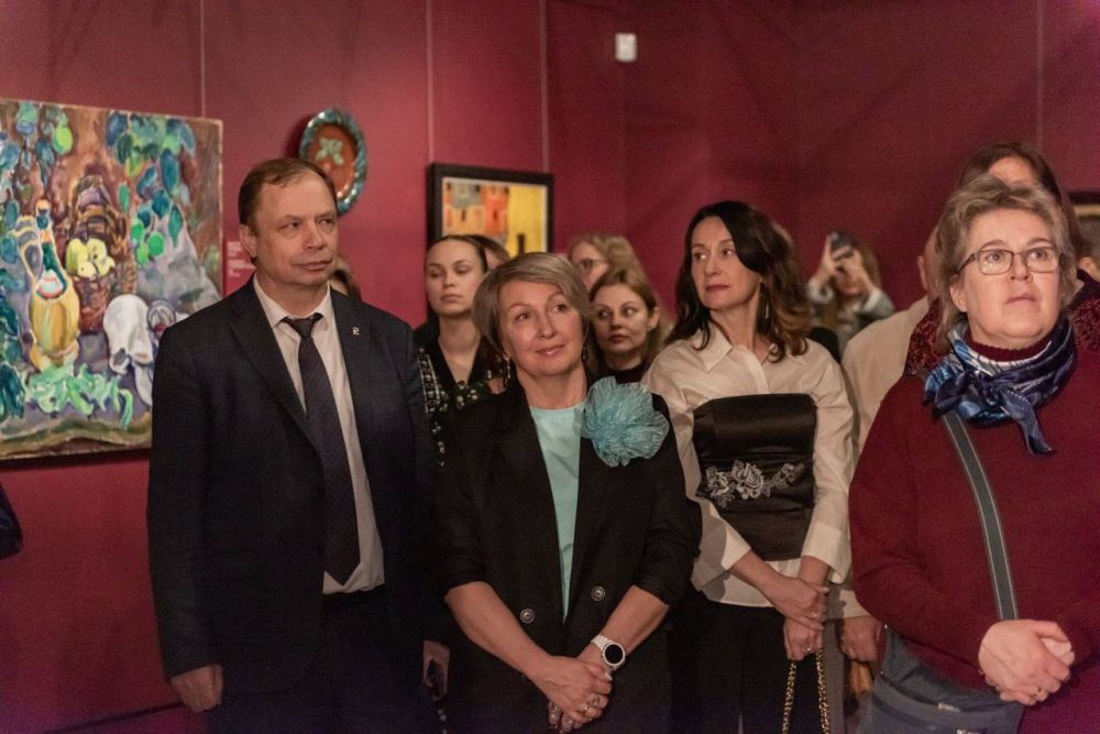 В Российской галерее искусств представили экспозицию «Во-первых, это красиво…»
