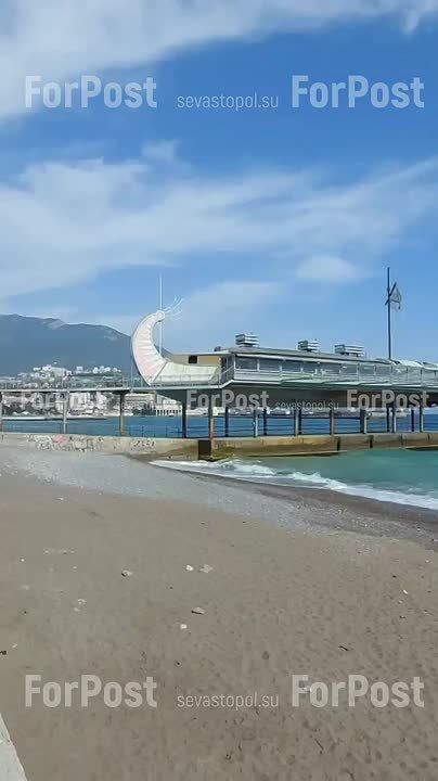 Кажется, что в Ялте сейчас май