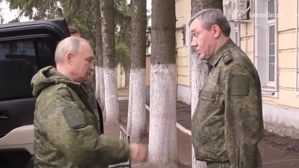 Владимир Путин посетил Курскую область после нападения ВСУ на регион