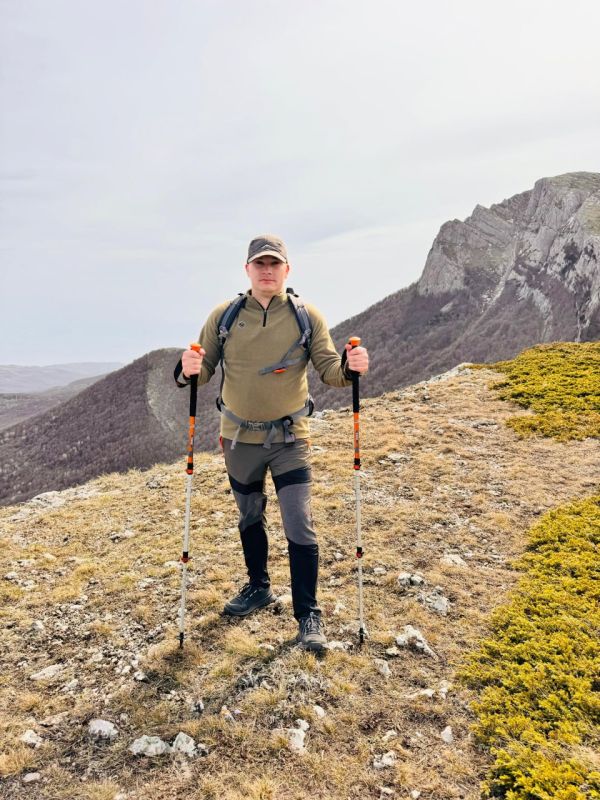 Илья Пестерников: Вновь отправился на Чатыр-Даг! С вершины плато, высота которого составляет 1527 метров над уровнем моря, открываются невероятные виды на Алуштинскую долину, Симферополь, Алушту и почти на весь крымский...