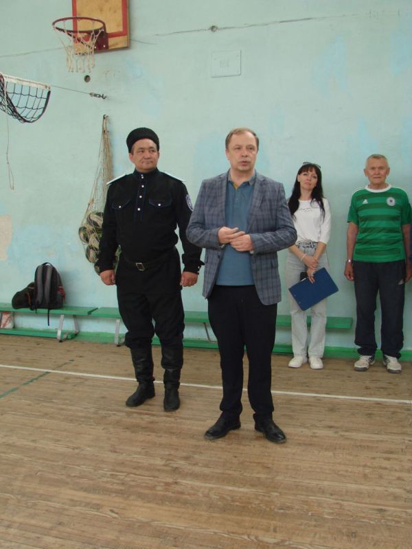 Александр Кулагин: Сегодня в спортивном зале Гимназии N5 состоялся волейбольный турнир среди школ Северной стороны, Андреевского, Верхнесадовского и Качинского муниципальных округов