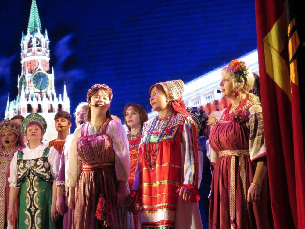 С Россией навсегда!. На празднике, посвященном 11-й годовщине Русской весны