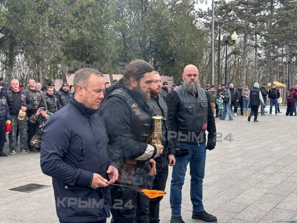 Частицу вечного огня участники мотоклуба «Ночные волки» доставят от Мемориального комплекса «Сапун-гора» в Севастополе на Мемориал в поселок Русское Калининградской области