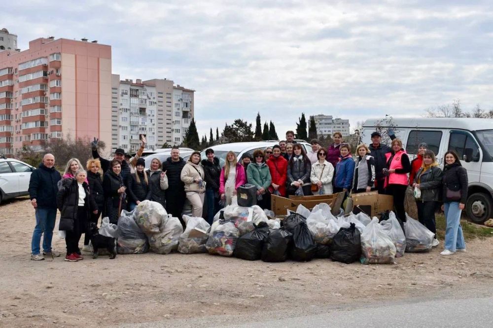 В Севастополе стартовал сезон субботников!