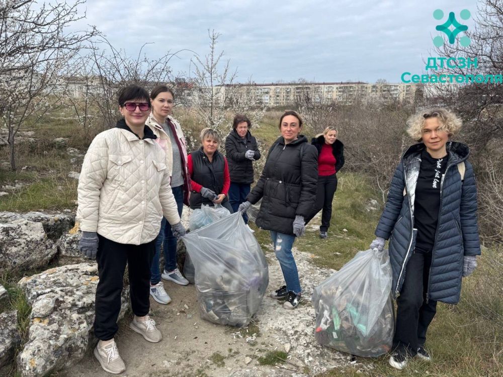 Сегодня мы присоединились к общегородскому субботнику в Севастополе