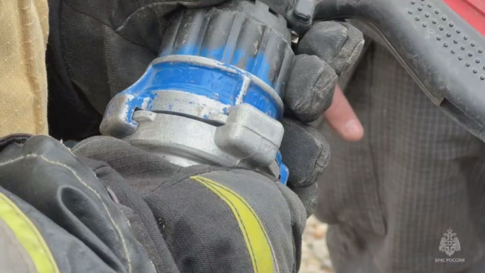 Сотрудники МЧС Севастополя провели учения по тушению пожара в храме