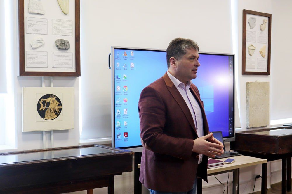 � ����� �������� ����� ������� � ���������� ��������� �������������