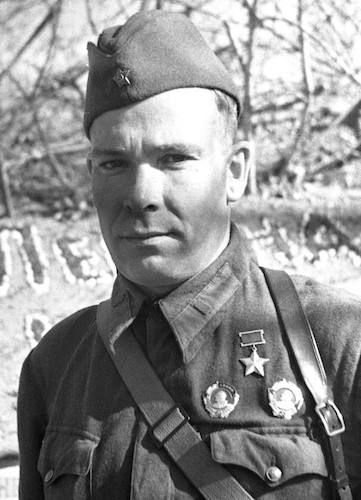 �������� ������: �������, 24 �����, �� �������� �������� ���� � ���� ������� � ������� ������� ������������� ����� ������ � ������ ������ 25-� ���������� �������, ������� ��������� � 1942 ����