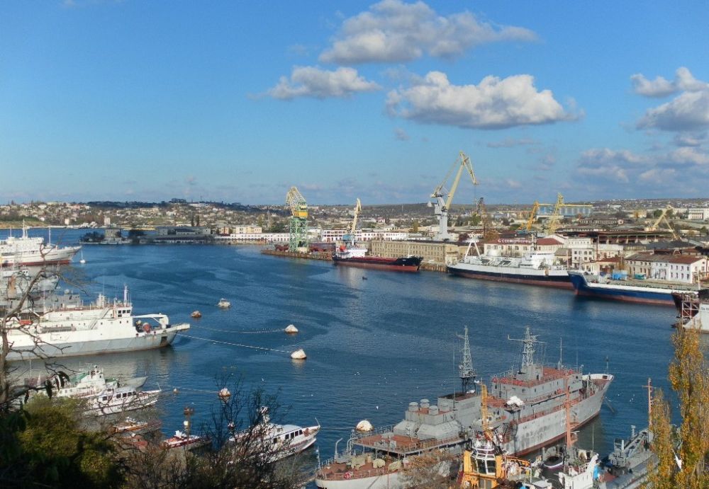 Вместо пятитысячной купюры доверчивому севастопольцу вручили деньги из «банка приколов»