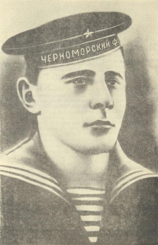 Ровно 83 года назад, 25 марта 1942 года, матрос Иван Голубец совершил беспримерный подвиг, навеки вписав своё имя в историю героической обороны Севастополя