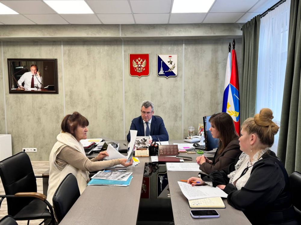 Николай Приставка: © Сегодня провел личный прием граждан