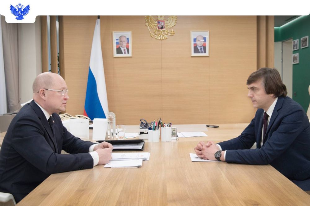 Сергей Кравцов и Михаил Развожаев обсудили развитие системы СПО и организацию детского отдыха в Севастополе