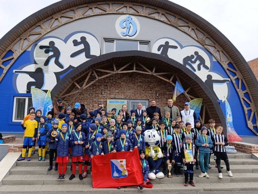 Сергей Резниченко: Спортсмены Спортивной школы №3 по футболу стали серебряными призерами «Кубка Ростова» по футболу!
