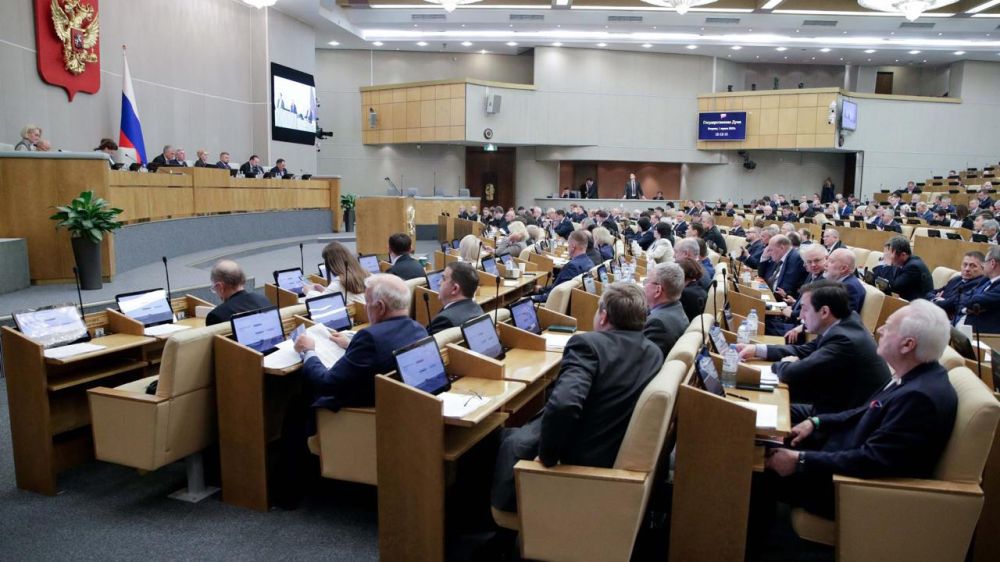 Татьяна Лобач: Единогласно приняли в первом чтении три законопроекта, нацеленных на обеспечение суверенитета и защиту безопасности России от попыток иностранного вмешательства