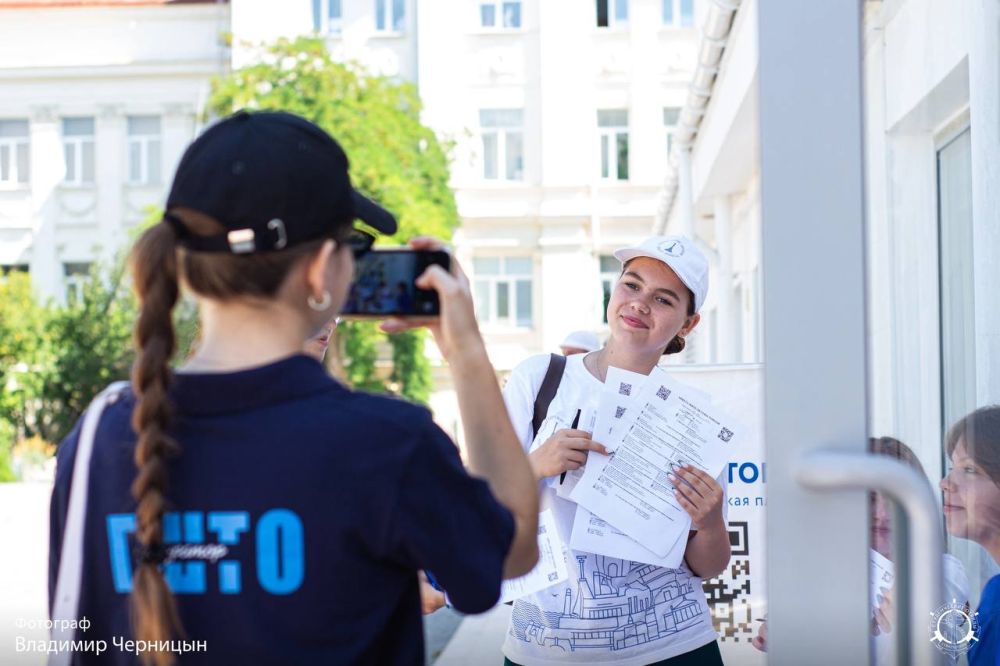 Денис Кондратьев: В России появился новый праздник - День наставника Денис Кондратьев: В России появился новый праздник - День наставника