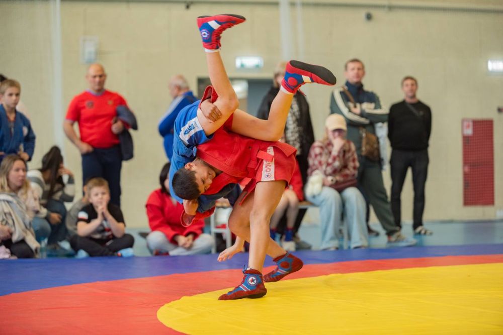 Сергей Резниченко: Поприветствовал всех участников Всероссийских соревнований по самбо на легендарной севастопольской земле! Сергей Резниченко: Поприветствовал всех участников Всероссийских соревнований по самбо на легендарной севастопольской земле!