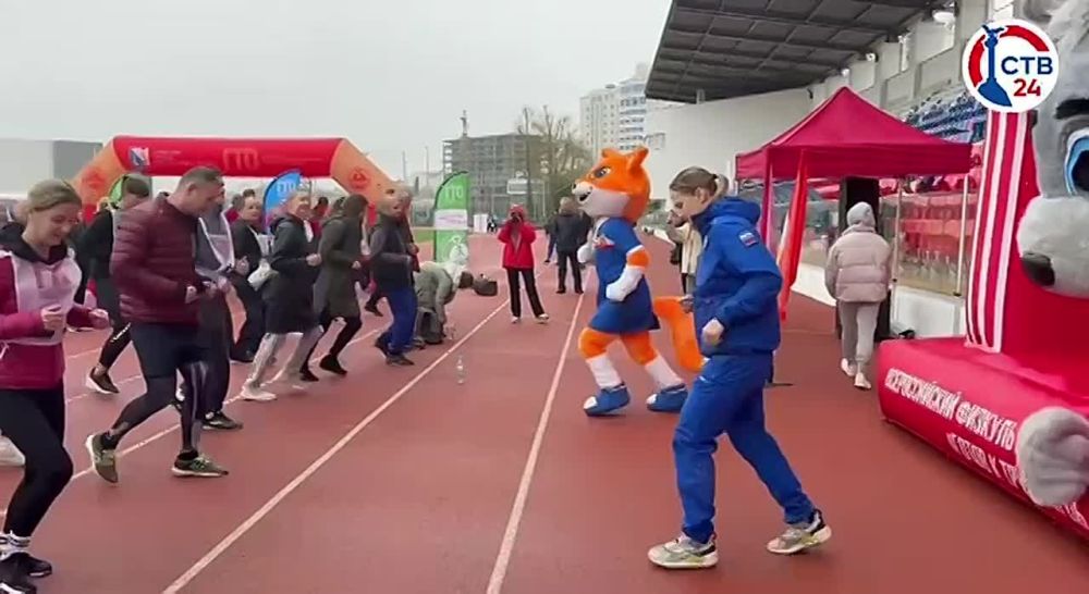 �� �������� ��� ����� 200-����� ������ ��������� ������ � ����� � �������