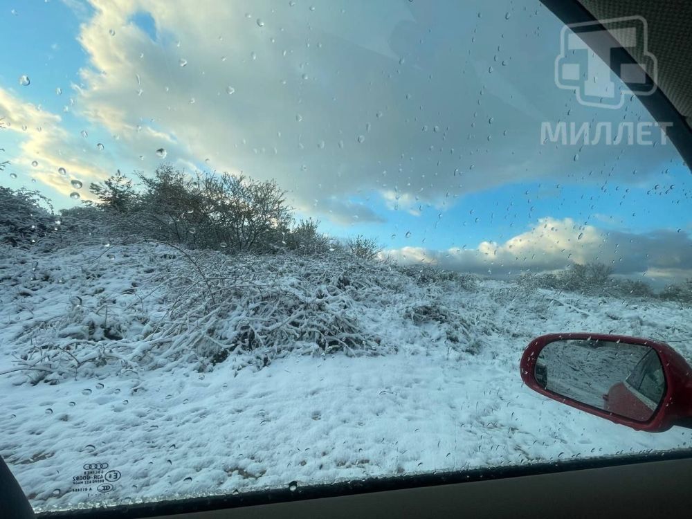 В Севастополе тоже утро выдалось снежным