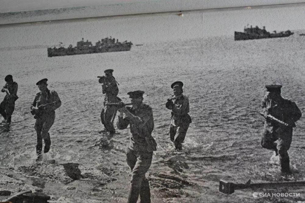 �������� ������������: 8 ������ 1944 ���� �������� �������� �������������� �������������� ��������, � ���������� ������� ��� ���������� ��� ���������� �� �������-���������� �����������