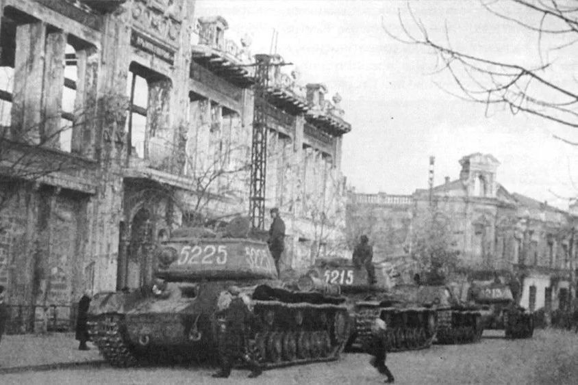 �������� ������������: 8 ������ 1944 ���� �������� �������� �������������� �������������� ��������, � ���������� ������� ��� ���������� ��� ���������� �� �������-���������� �����������