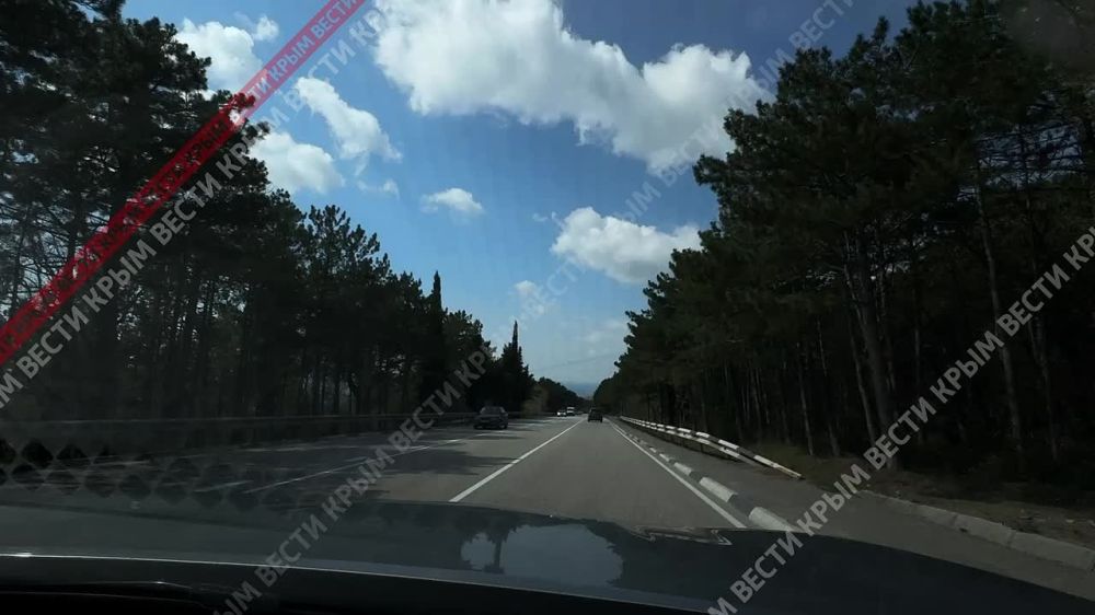 Водопад Учан-Су хорошо виден с трассы Ялта — Севастополь