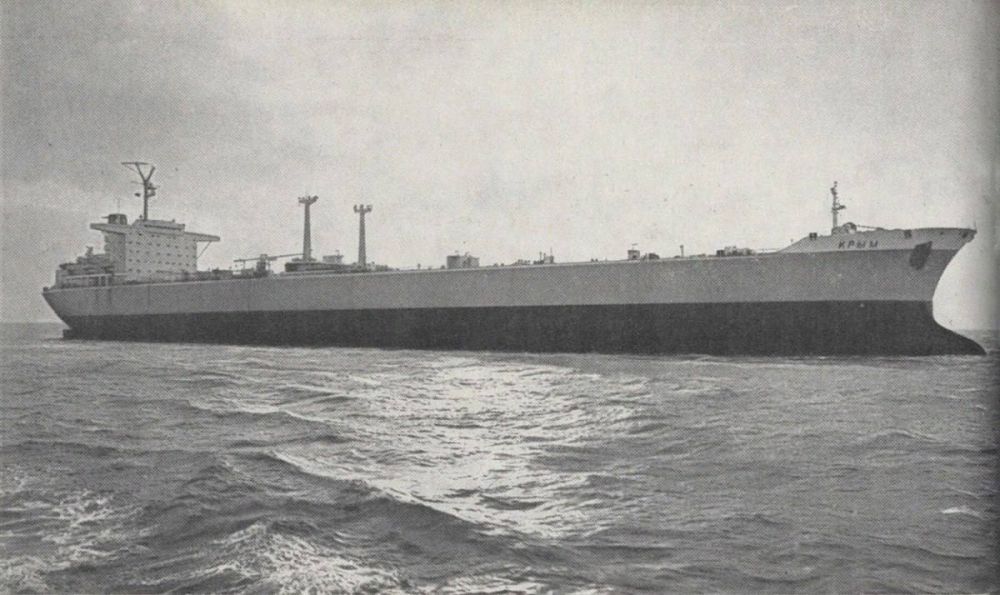 9 апреля 1974 года на воду спустили самое крупное судно, построенное в нашей стране — супертанкер «Крым»