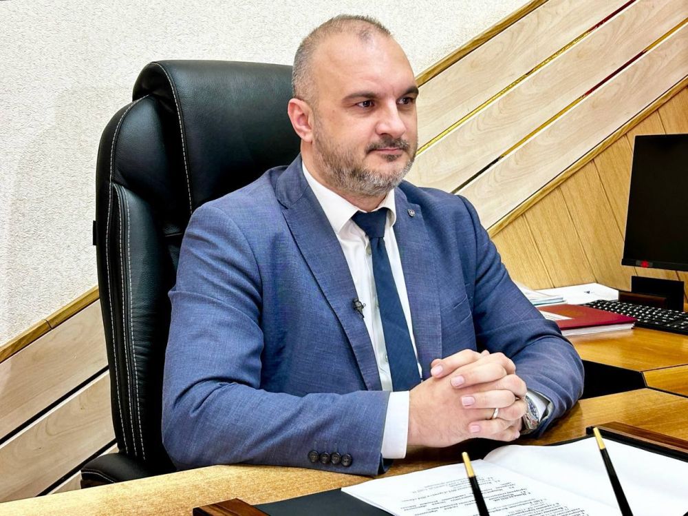 Уважаемые родители выпускников и всех школьников, если вас волнуют вопросы проведения ЕГЭ, приглашаю вас принять участие в региональном родительском собрании 11 апреля в 17:00