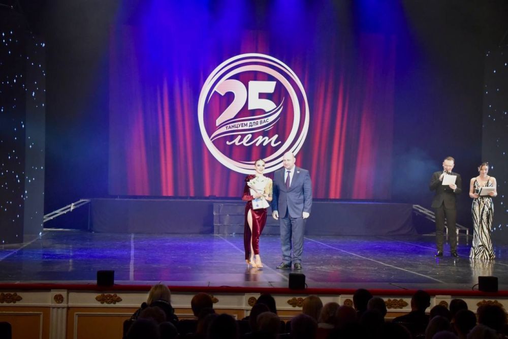 В театре имени Луначарского прошел юбилейный концерт в честь 25-летию Севастопольского академического театра танца имени Вадима Елизарова