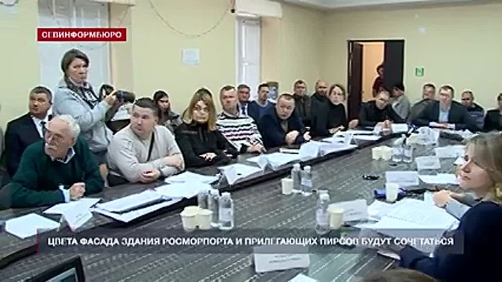 Цветовая гамма фасада здания Росморпорта и прилегающих пирсов будет идентичной