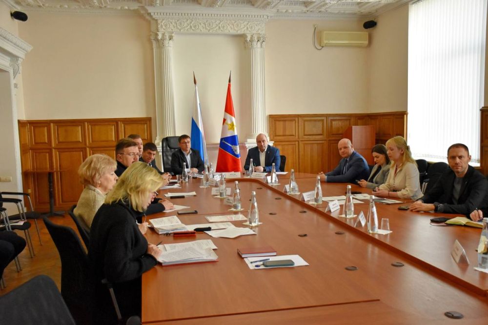 Денис Кондратьев: Накануне принял участие в расширенном заседании комитета по образованию, науке, культуре, спорту и молодежной политике, где обсудили реализацию основных задач Управления по делам молодежи города Севастополя... Денис Кондратьев: Накануне принял участие в расширенном заседании комитета по образованию, науке, культуре, спорту и молодежной политике, где обсудили реализацию основных задач Управления по делам молодежи города Севастополя...