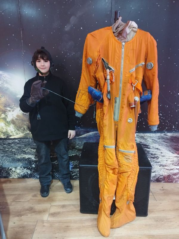 Севастопольцы присоединились к акции «Будь здоров, как космонавт!» Севастопольцы присоединились к акции «Будь здоров, как космонавт!»