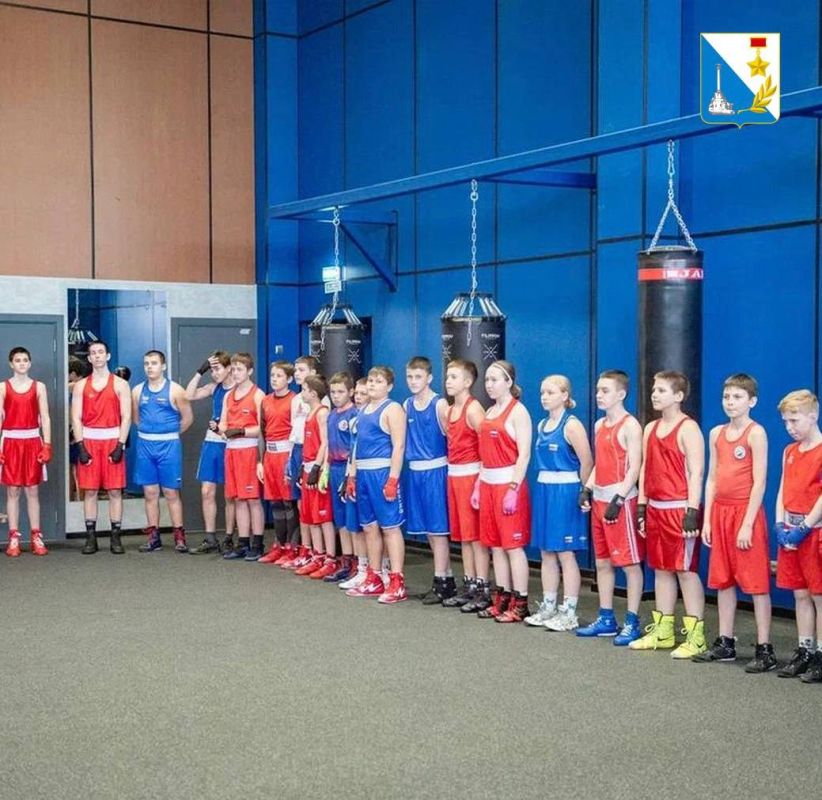 Юные боксеры вышли на первую тренировку в новом спорткомплексе