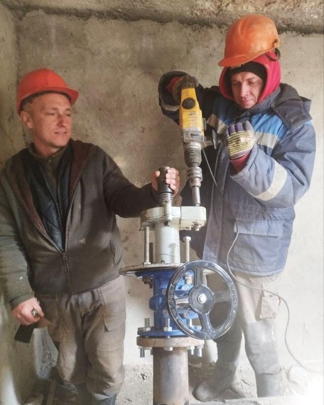 Водоканал: Рабочие моменты. Очистили решетки от наносов