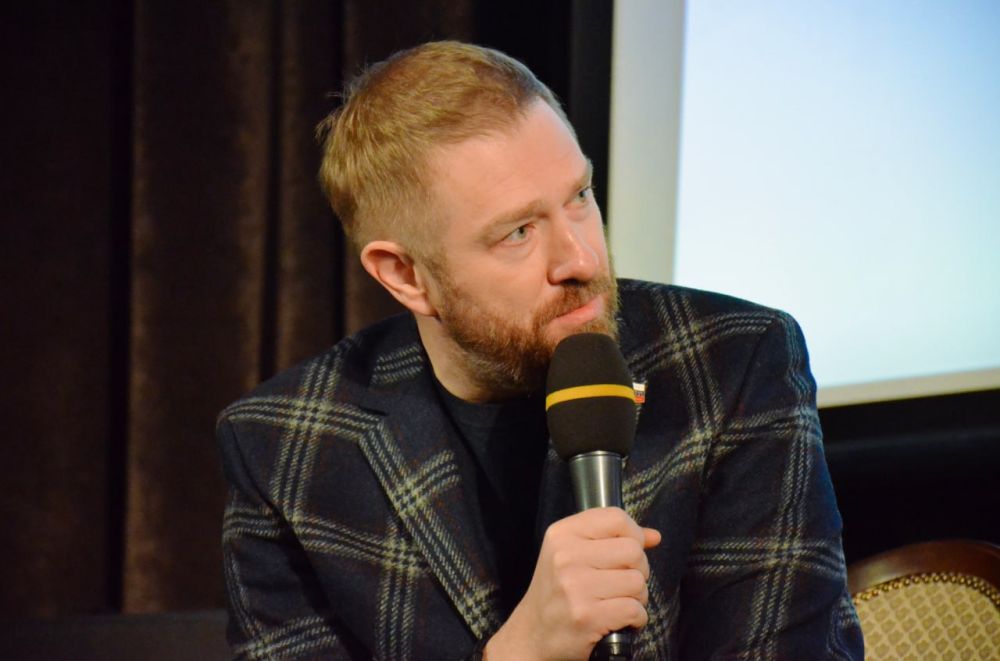 Александр Малькевич: Как писать О ГЕРОЯХ и ДЛЯ ГЕРОЕВ? Почему важно рассказывать о героях-земляках СЕГОДНЯ, а не «когда боль утихнет»? Как противостоять профашистской пропаганде, которая становится доступной подрастающему... Александр Малькевич: Как писать О ГЕРОЯХ и ДЛЯ ГЕРОЕВ? Почему важно рассказывать о героях-земляках СЕГОДНЯ, а не «когда боль утихнет»? Как противостоять профашистской пропаганде, которая становится доступной подрастающему...