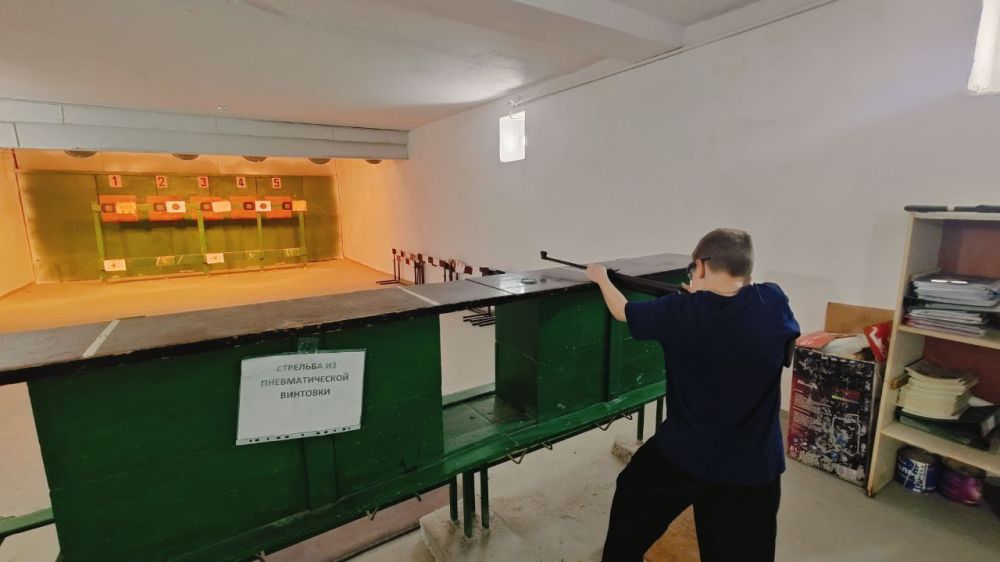 В школе № 23 состоялась спортивная эстафета между командами сотрудников полиции и учеников школы