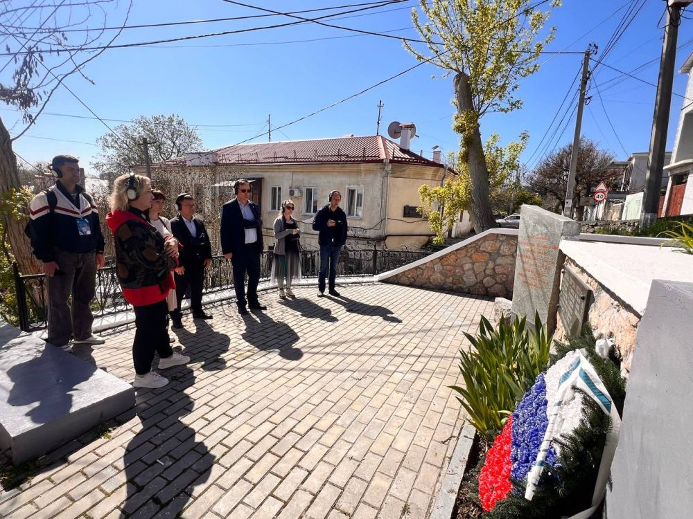 ��������� �������: ���� �� ������ ��-���������� ����������� � ����������� ������� ����������� ������ ������� ������������� ����� ����������� ������������ � ��������� � ����������� ����������� �����������. ����������� 41-44�...