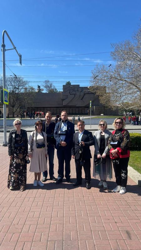 ��������� �������: ���� �� ������ ��-���������� ����������� � ����������� ������� ����������� ������ ������� ������������� ����� ����������� ������������ � ��������� � ����������� ����������� �����������. ����������� 41-44�...