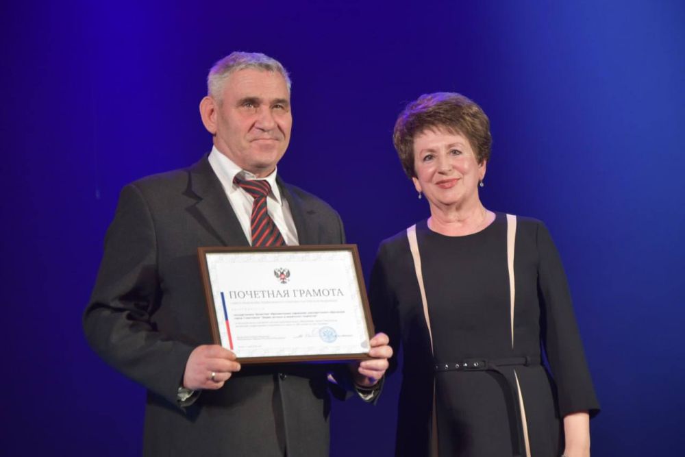 ��������� ���������: ������� ���� 100-����� �������� ������ �������� � ���������� ���������� - ���� �� ��������� ��������������� ���������� ������ �����������