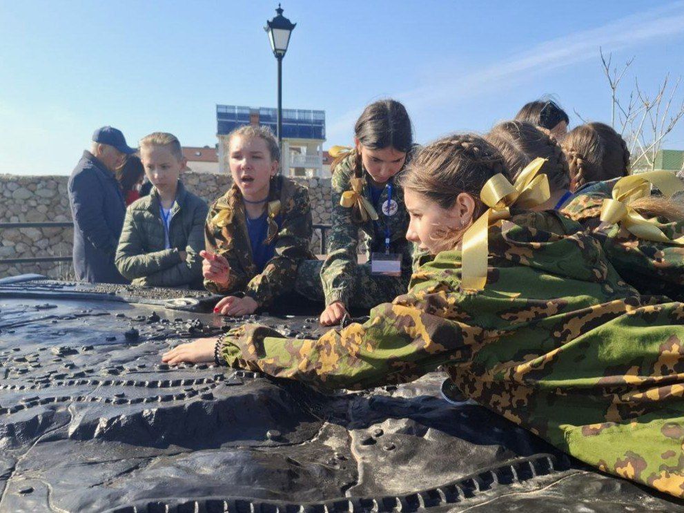 Вектор мужества - 2025!. В Музейном комплексе «35-я береговая батарея» успешно состоялось итоговое испытание для первокурсников музейной Батарейной школы «Вектор мужества-2025»! В годовом зачёте приняли участие десять... Вектор мужества - 2025!. В Музейном комплексе «35-я береговая батарея» успешно состоялось итоговое испытание для первокурсников музейной Батарейной школы «Вектор мужества-2025»! В годовом зачёте приняли участие десять...