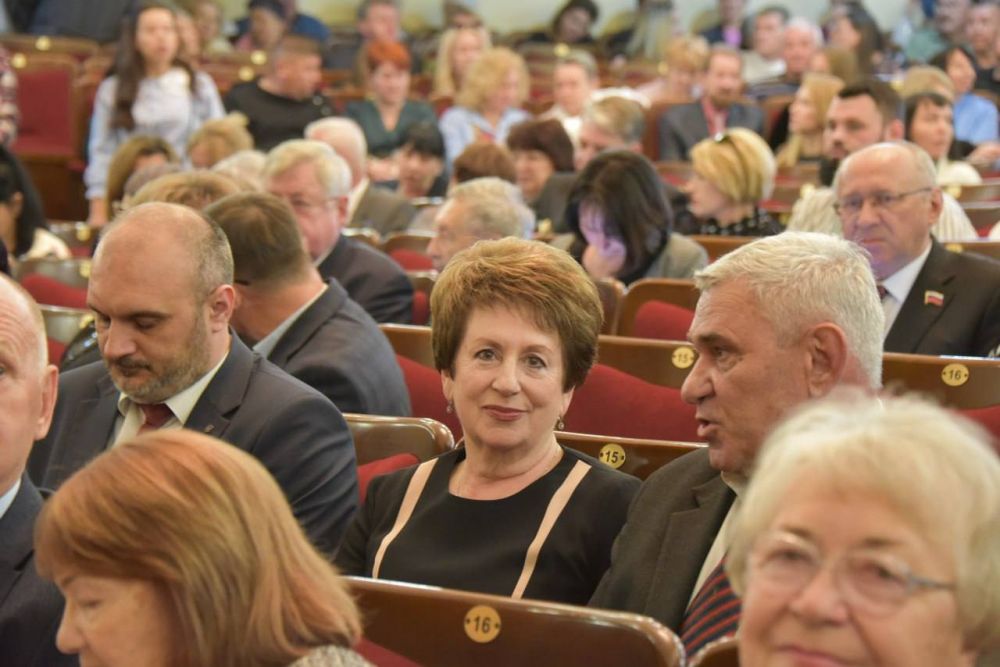 ��������� ���������: ������� ���� 100-����� �������� ������ �������� � ���������� ���������� - ���� �� ��������� ��������������� ���������� ������ �����������