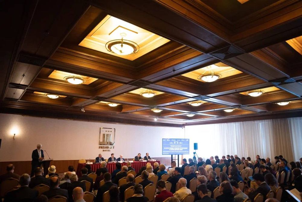 22 ������ � ���������-����� ���������� �������� ������������� ������� ����������� �80-����� ������ � ������� ������������� � ������ ������� �����