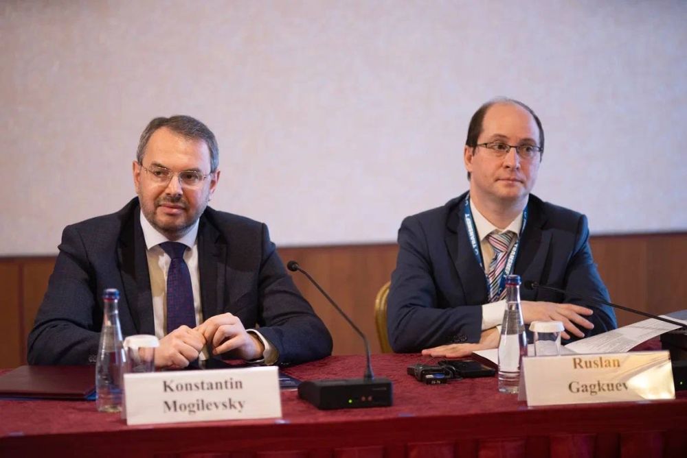 22 ������ � ���������-����� ���������� �������� ������������� ������� ����������� �80-����� ������ � ������� ������������� � ������ ������� �����