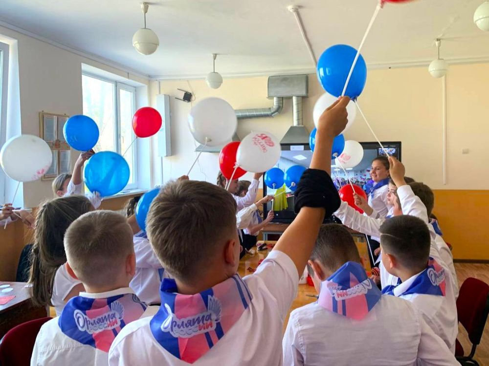 Защитники Отечества: Орлята России о героях и памятных местах своего родного края