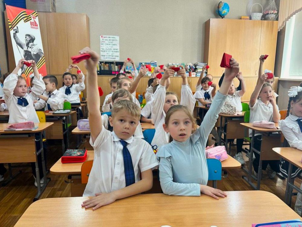 Защитники Отечества: Орлята России о героях и памятных местах своего родного края